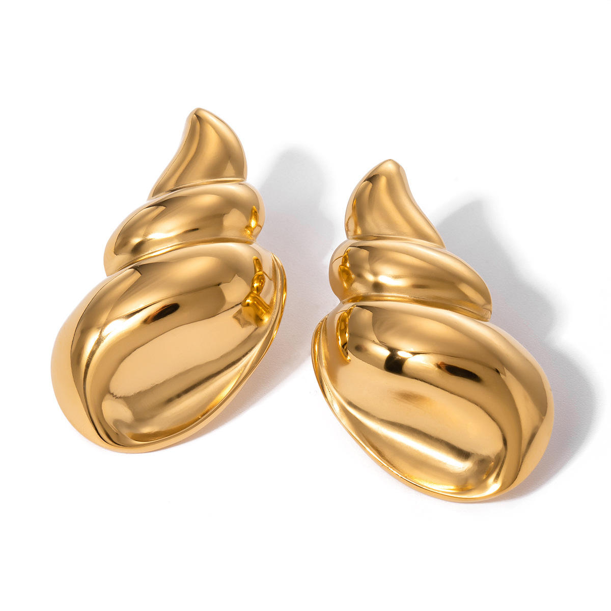 Croissant Curve Studs