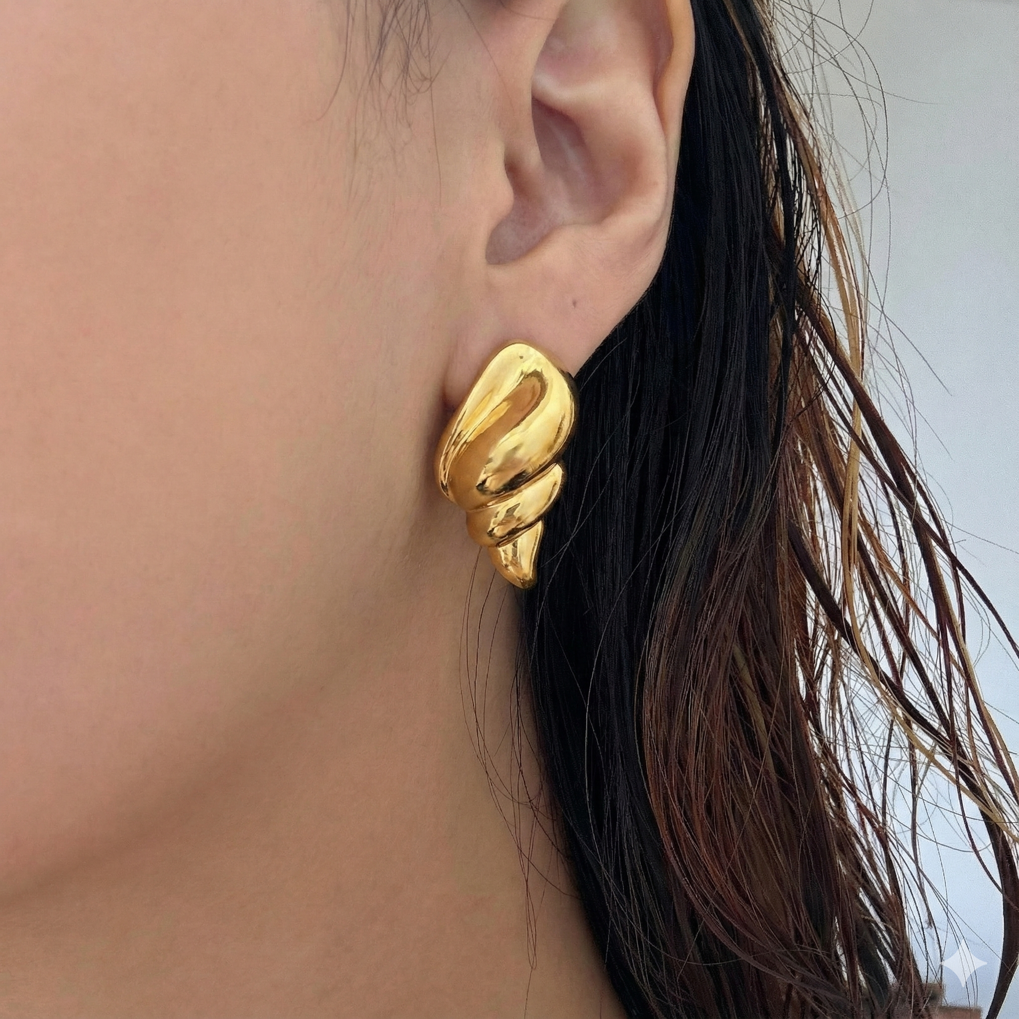 Croissant Curve Studs