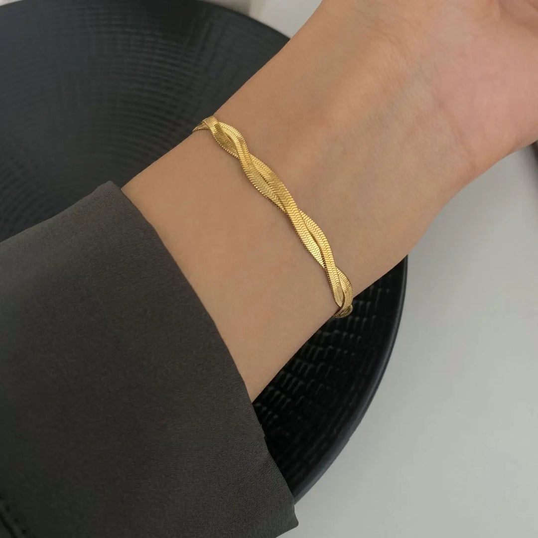 Twisted Snakechain Bracelet