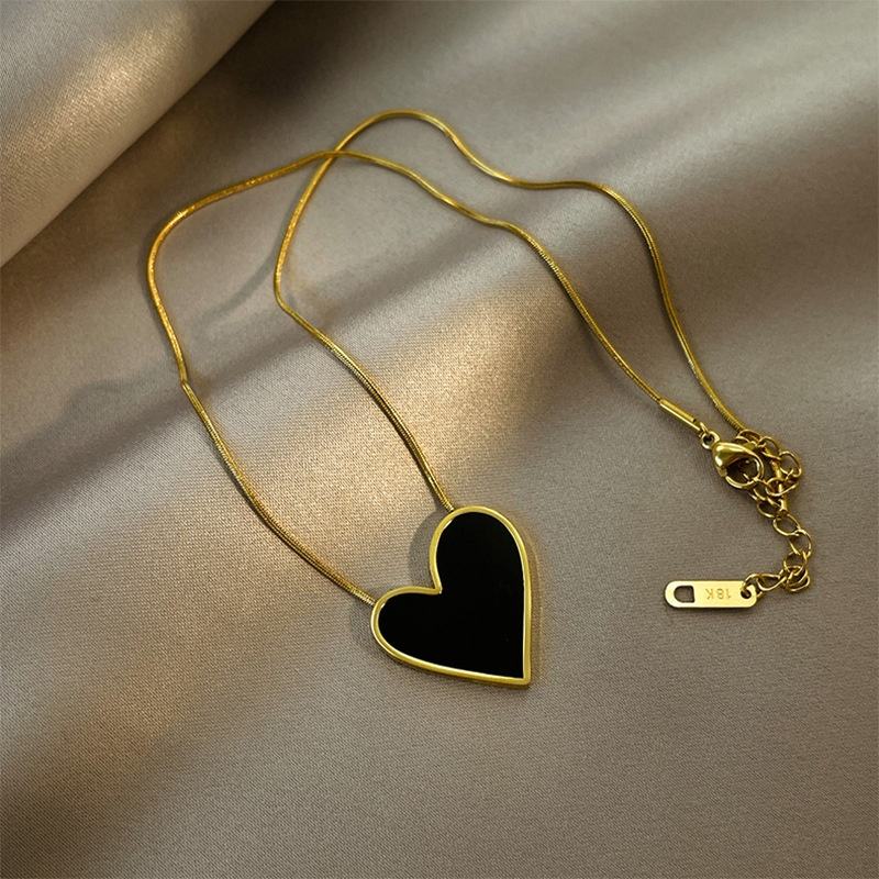 Asymmetric Black Pendant