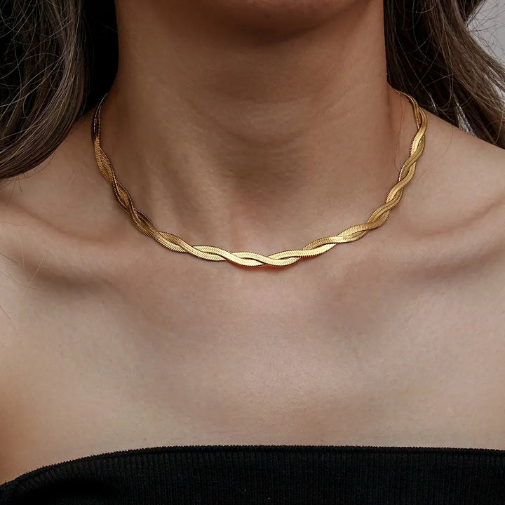 Twisted Snakechain Necklace