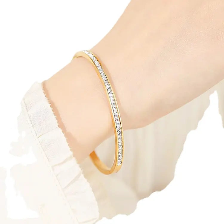 Classic Luxe Bangle