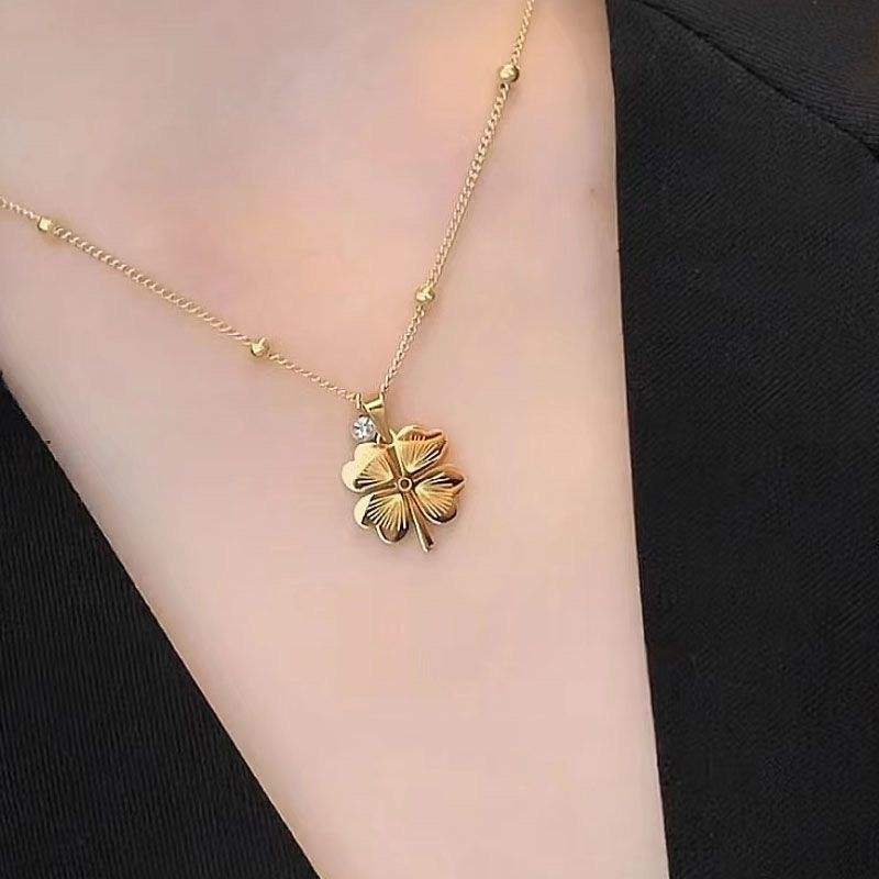 Fortuna Clover Pendant