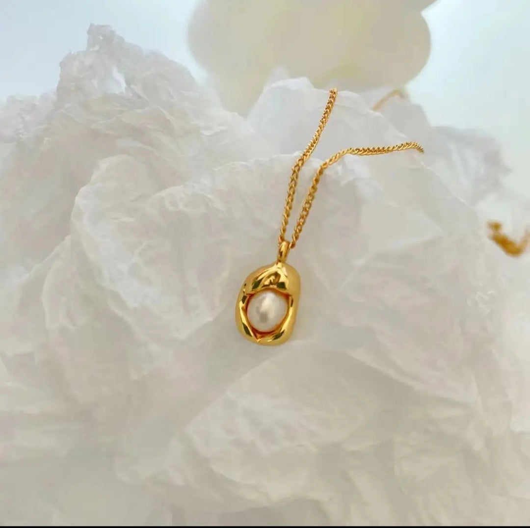 Golden Nest Pendant