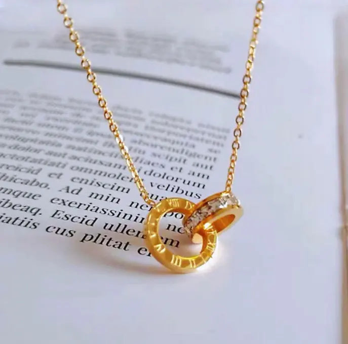 Roman Loop Pendant