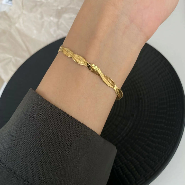 Twisted Snakechain Bracelet