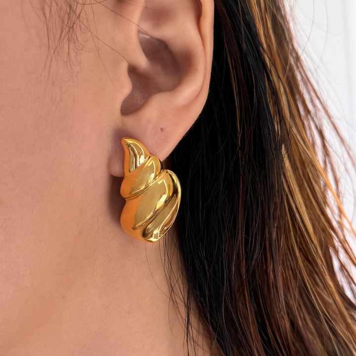 Croissant Curve Studs