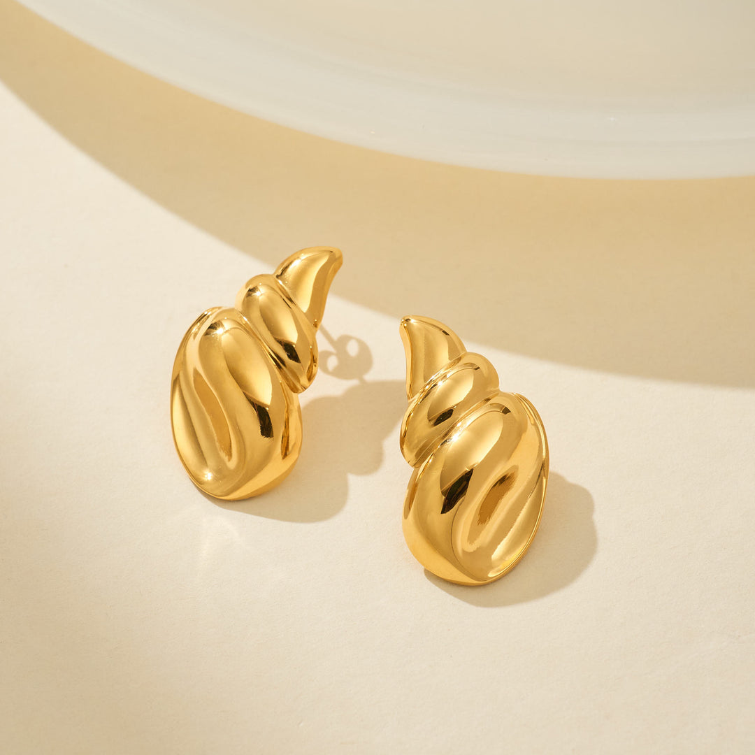 Croissant Curve Studs