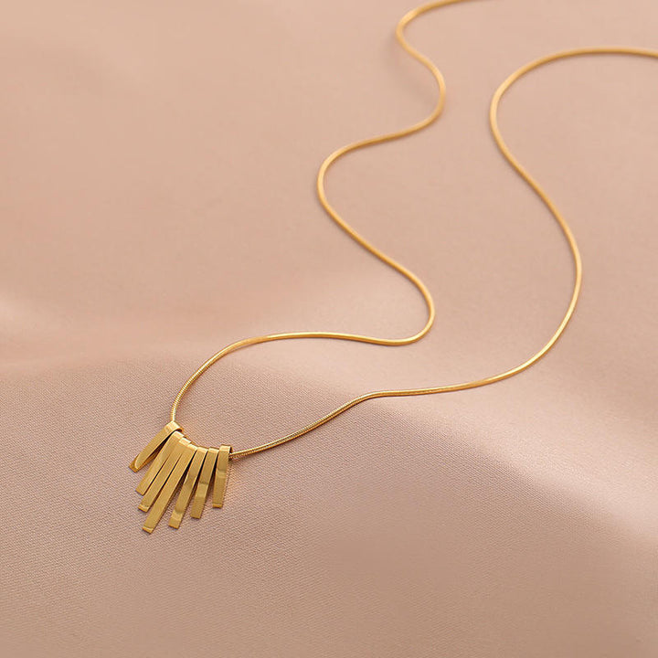Lush Line Pendant