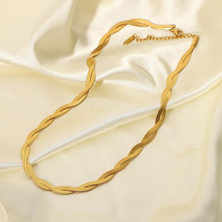 Twisted Snakechain Necklace