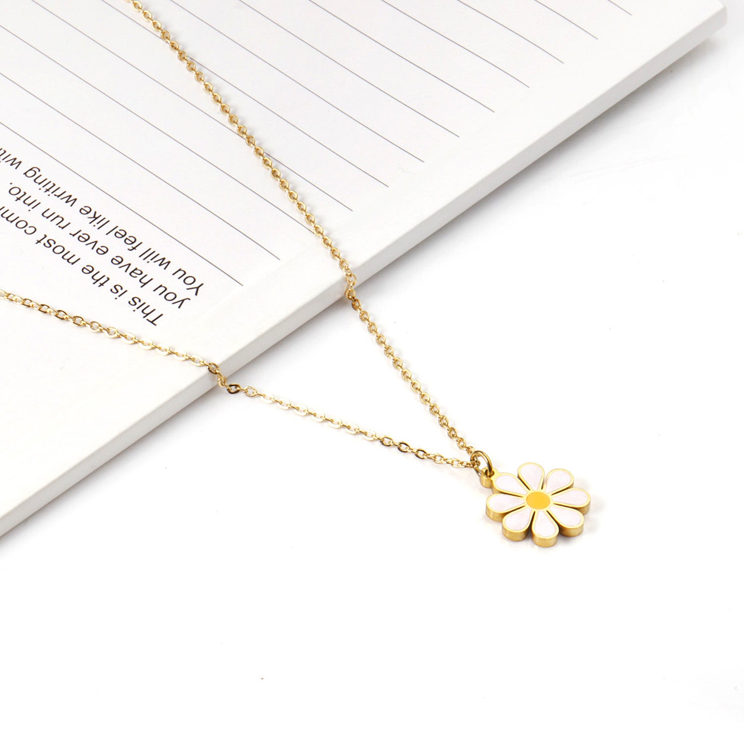 Daizy Flora Pendant