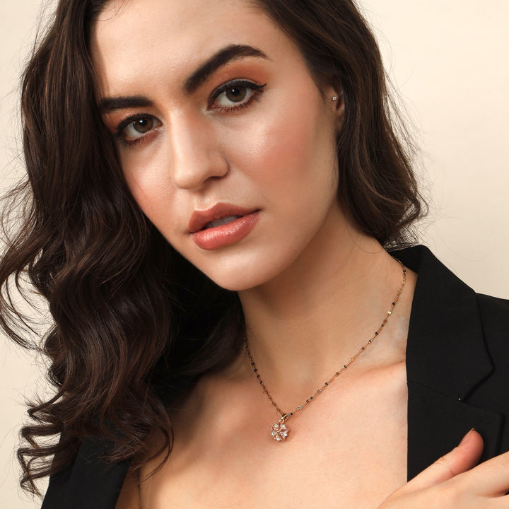 Rosette Pendant - Fab Couture